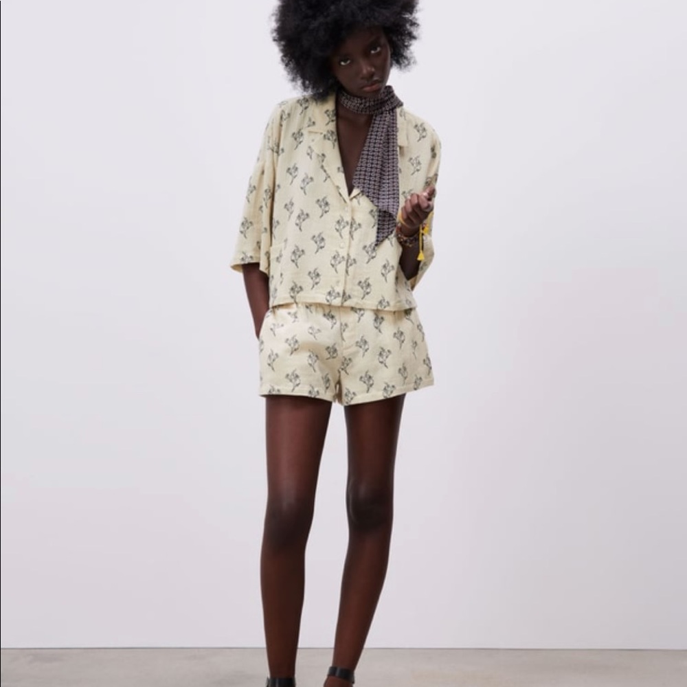 ZARA PRINT SHORTS